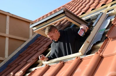 Pose de fenêtres de toit Velux à la Roche-Mabile